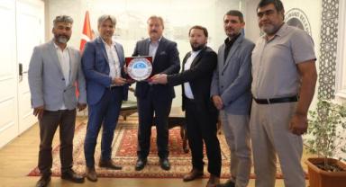 Hür Doğu Türkistanlılar Derneği’nden Başkan Palancıoğlu’na Teşekkür Ziyareti