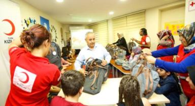 Türk Kızılay eğitim yardımlarıyla 85 bin öğrenciye destek oluyor