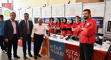 Başkan Büyükkılıç, 7'nci Kayseri Kitap Fuarı'nda Kitapseverlerle Bir Araya Geldi