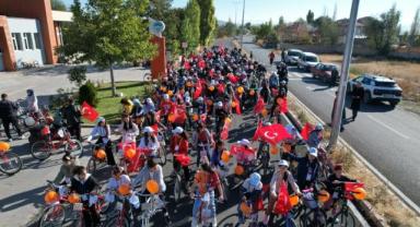 ‘Cumhuriyet Bayramı’ bisiklet şenliği ile 4 kilometrelik pedal çevrildi