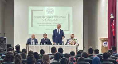 İlk Meslek Tanıtım Toplantısı Şehit Mehmet Erdoğan Ortaokulu’nda yapıldı