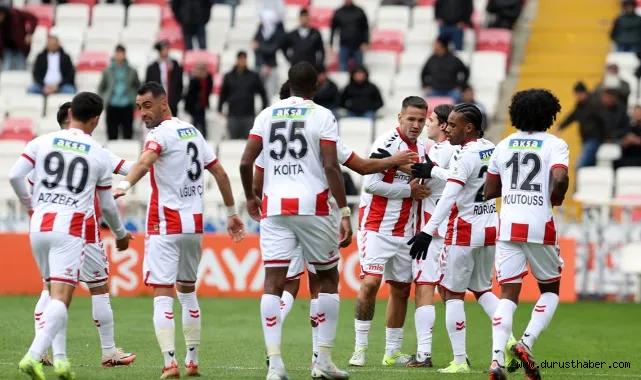 Sivasspor evinde Hatayspor'u 3 golle mağlup etti