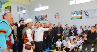 Vali Çiçek, “ERVA Spor Okulları ile gençlerimizi zehirlemek isteyenlere meydan okuyorum”