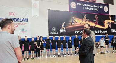 Yeşilay ERVA Spor Kulübü Cumhuriyet turnuvasını çifte kupayla tamamladı