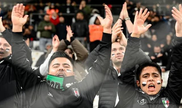 Beşiktaş taraftarından yönetime olay tepki! İstifa