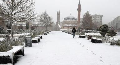 İç Anadolu'da kar etkili oluyor