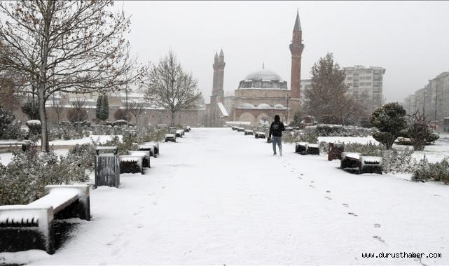 İç Anadolu'da kar etkili oluyor