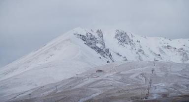 Kayak merkezlerinde en fazla kar kalınlığı 80 santimetreyle Erciyes'te ölçüldü