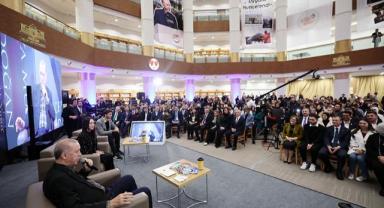 Cumhurbaşkanı Erdoğan, üniversite öğrencilerine verilen bursun 2025'te 3 bin liraya çıkarılacağını açıkladı