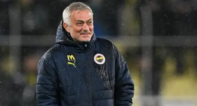 Jose Mourinho, galibiyeti Samet Akaydin'e armağan etti