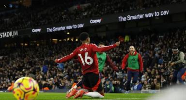 Manchester derbisinde kazanan United!