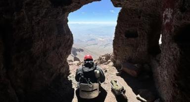 Tarih kokan tırmanış: Erciyes'teki 3 bin 917 metrelik mağara