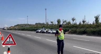 Yurt genelindeki trafik denetimlerinde toplam 5 milyon 48 bin 464 adet işlem yapıldı