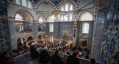 Diyanet'in cuma hutbesi: Fıtratı korumak, aileyi korumaktır