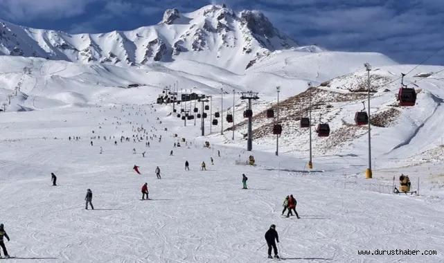 Erciyes'te kayak yaparken düşen Rus turist hayatını kaybetti