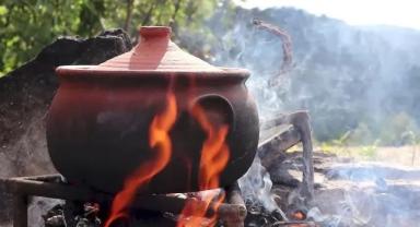 Odun ateşinde pişirilen yemeklerin daha lezzetli olmasının sebebi bakın neymiş