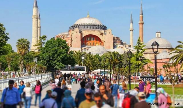 Yerli turistler geçen yılın üçüncü çeyreğinde 204,9 milyar lira seyahat harcaması yaptı