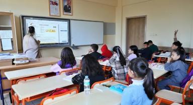 6 Şubat 2023'te yaşanan deprem felaketinin 2. yılında eğitime 1 günlük ara