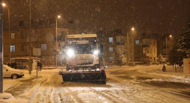 Kocasinan’da Karla Mücadele 24 Saat Aralıksız Sürüyor 