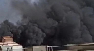 Antalya Kumluca'da çatı yangını!