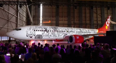 Dünyanın dövme tasarımlı ilk uçağı havalandı