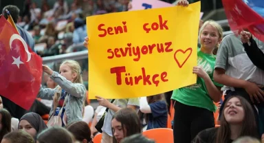 5 bin çocuk, tek bir dil!