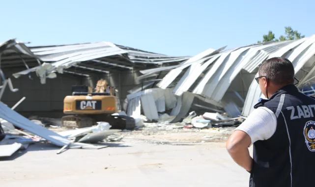 Bursa Nilüfer'de 2 kaçak yapı yıkıldı