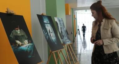 Kayseri hastanede yüreklere dokunan sergi