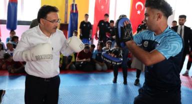 Vali Çiçek: “Burası sizin eviniz, kapatmak isterlerse kıyameti koparın”