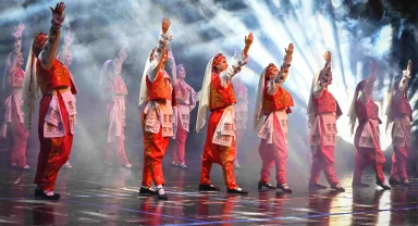 Bursa Maarif Halk Dansları'ndan 'Göçün Kadınları' gösterisi