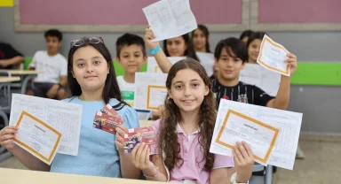 Fatma Şahin'den Gaziantepli çocuklara karne hediyesi