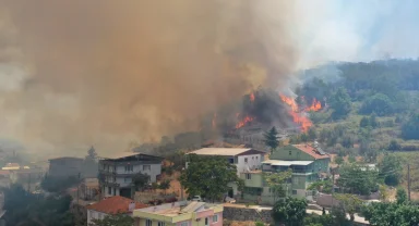 İsmetiye’deki yangına müdahaleyi Erkan Aydın takip etti