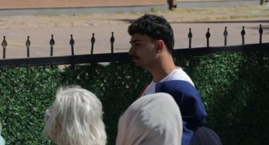 Kayseri'de sınava geç kaldı gözyaşlarını tutamadı