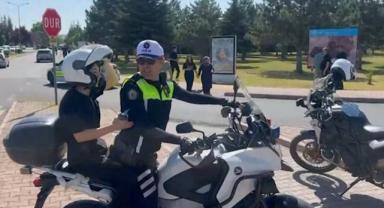 Kayseri'de sınava geç kaldı polisler yardım eli uzattı