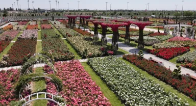 Konya'da Karatay Mevlana Gül Parkı kapılarını açtı