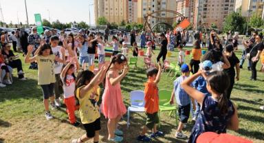Talas'ta çocuklara karne hediyesi