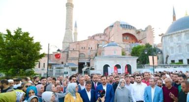 Ayasofya'da sabah namazında Gazze için dua
