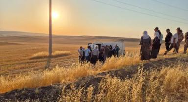 Diyarbakır’da Tarım İşçilerini Taşıyan Minibüs Şarampole Devrildi: 2’si Ağır 17 Yaralı