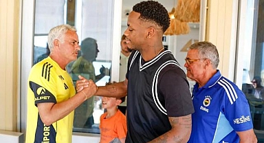 Fenerbahçe'nin Yeni Transferi Jhon Duran, Takım Kampına Katıldı