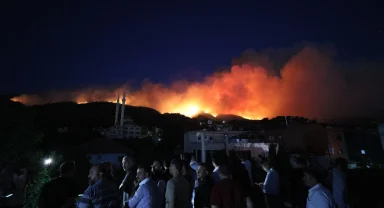 Hatay’da yangın büyüdü, 920 ev boşaltıldı