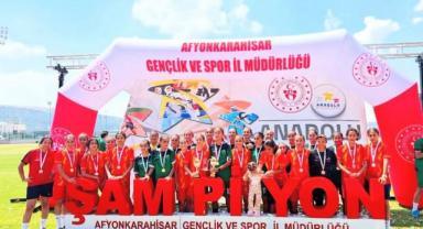 Kayserili Kadın Futbolcular Türkiye İkincisi Oldu