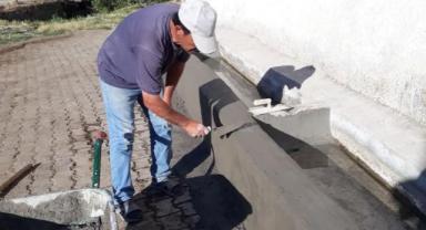 Pınarbaşı Alagazi Muhtarı, Mahallesinin Bakım İşlerini Kendi Yapıyor!