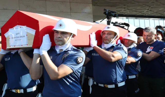 Seyitgazi’de şehit olan AKUT gönüllüleri son yolculuğuna uğurlandı