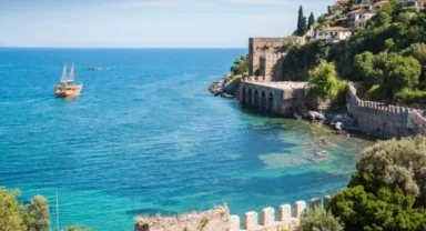 Tatil yerleri sessiz, tüketici temkinli: 2025 yazı durgun geçiyor