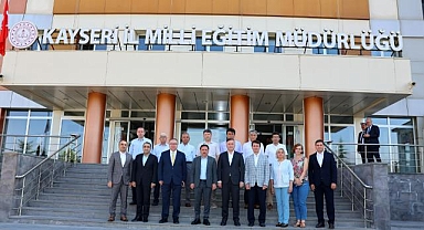 Vali Gökmen Çiçek, İl Millî Eğitim Müdürlüğünü Ziyaret Etti