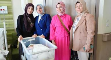 AK Parti Kayseri Kadın Kolları’ndan Anne Sütü Haftası’na Anlamlı Destek Ziyareti