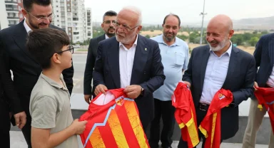 Başkan Çolakbayrakdar, Genel Başkan Vekili Elitaş’ı ağırladı