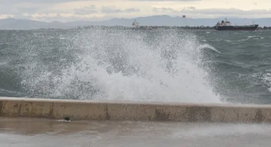 Sıcaklıklarda değişiklik yok, denizlerde fırtına uyarısı!