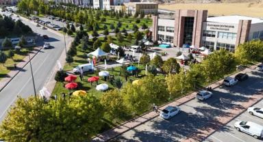  Büyükşehir’den NNYÜ öğrencilerine tanıtım desteği