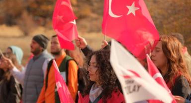 Cumhuriyet Coşkusu Ortaseki’de Fidanlarla Yaşandı